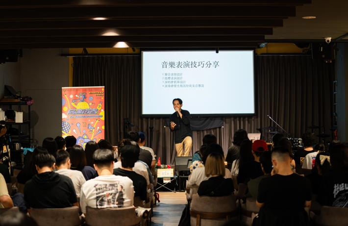 4. 「高速青春」培力訓練課程每年都會調整師資陣容，以掌握音樂市場的流行脈動。