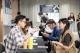 「2025 新媒體 X 設計 高雄青年人才就業媒合會」現場企業徵才互動熱絡。