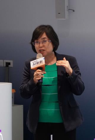 圖說1. 高市青年局副局長汪小芬指出，青年局積極介接中央資源，協助青創業者取得更多拓展事業的彈性資金。
