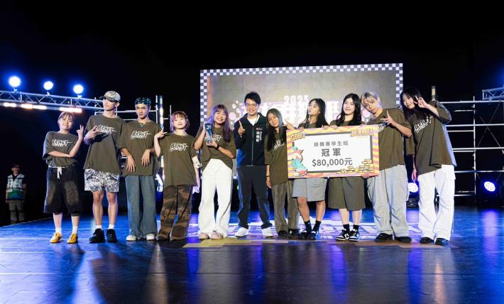 圖說6：排舞賽學生組冠軍隊伍HRC BEAST CREW，以整齊劃一的舞技贏得滿堂喝采。_0