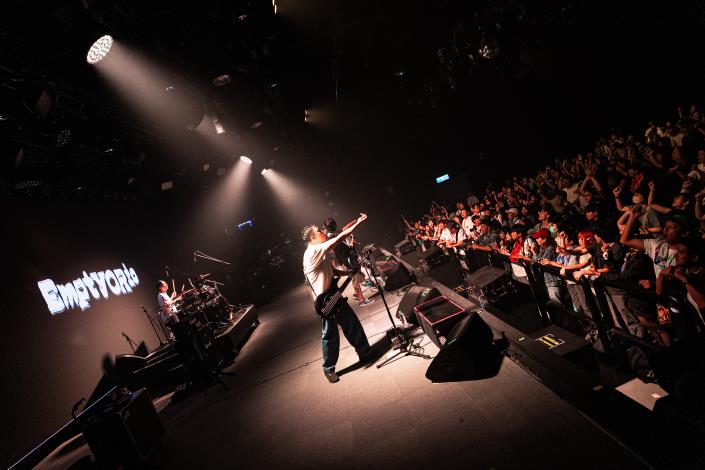 5. 壓軸「EmptyORio」以多首經典龐克歌曲炸翻現場。