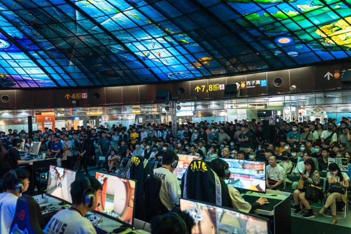 圖4.今年《全國電競青年錦標賽x KAOHSIUNG ESPORTS SHOWDOWN》總決賽將於高雄捷運美麗島站「光之穹頂」盛大舉行。