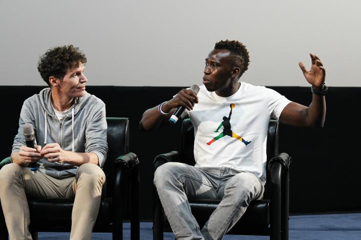 圖說四：來自甘比亞的哇洗嘉明（右），以工程師與創作者的雙重身份，分享在台生活與創作的文化觀察，鼓勵青年從差異中汲取靈感。