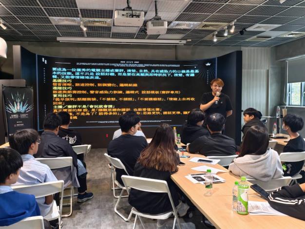 圖2. 本年度「電競人才培育計畫」從幕後製播延伸至幕前訓練，開辦「主播賽評培訓課程」，引導學員掌握賽事播報核心技能。