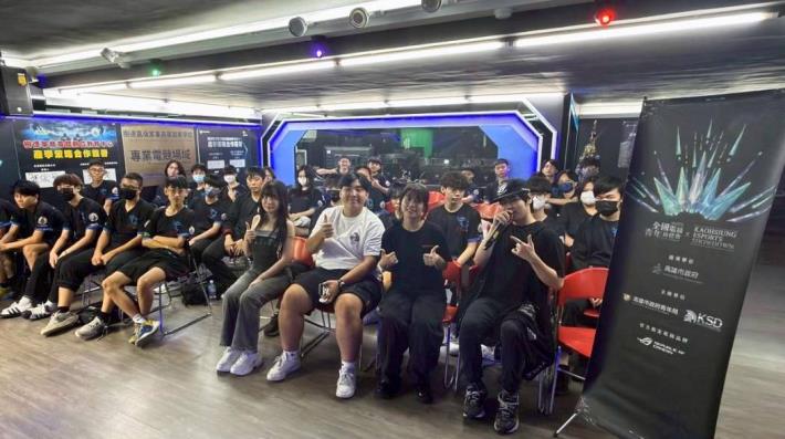 圖4. 高市青年局推動「電競人才培育計畫」，攜手在地大專院校電競專班辦理校園講座，深化學生對產業趨勢與實務工作的理解。