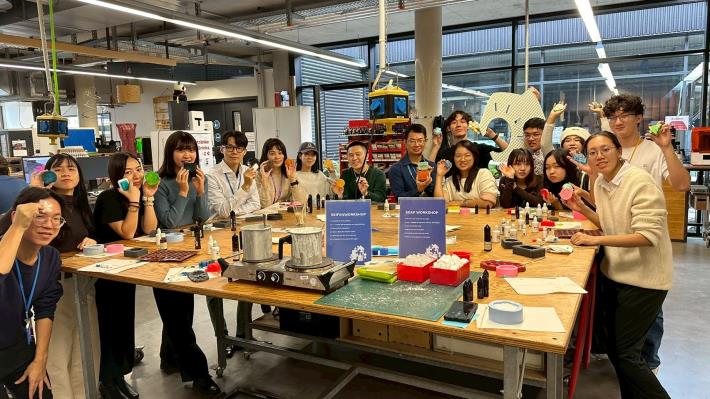 學員於TUM創客空間參與實作課程，體驗德國教育強調的「做中學」精神，激發跨領域創新思維。