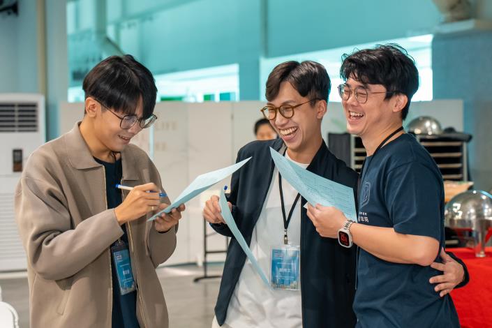 青年彼此交流經驗與想法，展現全國青年諮詢組織間的團結與連結。