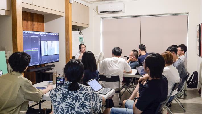 「看不見電影實驗室」以實作導向方式孕育青年創作者，連續三年獲青年局肯定支持補助。