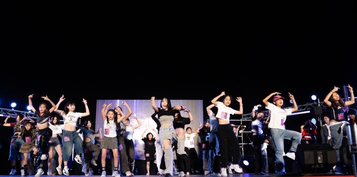 9.「Merry KPOP Night」邀請喜愛K-POP的民眾一起跟隨K-POP旋律，在街頭共舞感受聖誕氛圍。