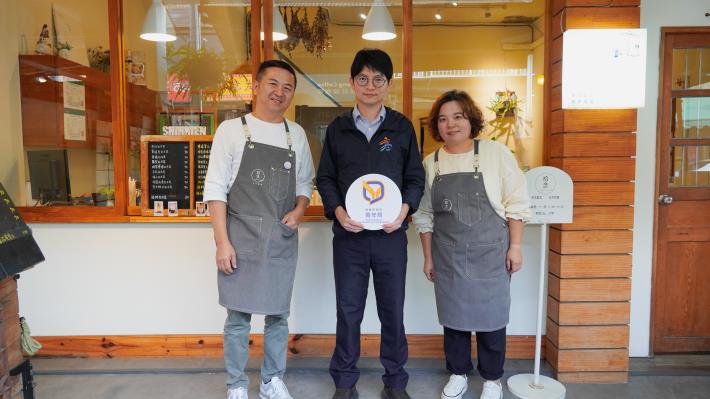 圖1. 從攤車經營起步的「拾念 手作甜品」，在高雄市青年局攤車創業輔導計畫的助力下，成功轉型邁向實體店面，圖為前金店面門市。