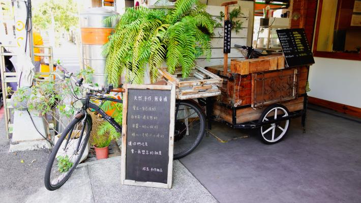圖4. 從市集攤車起步、堅持以天然食材製作甜品的青創品牌「拾念 手作甜品」，在累積市場口碑與客群穩定後，如願轉型成實體店面。