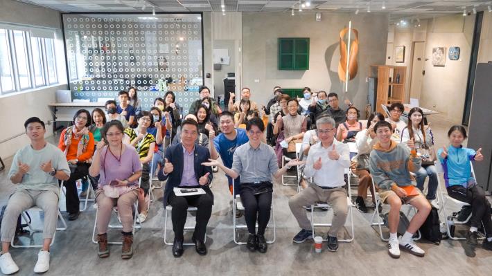 去年參與青年局K-TV新媒體人才培育課程活動人數，較前年大幅成長逾40%，創下近5年新高，顯示高雄對青年數位戰力的需求持續攀升。