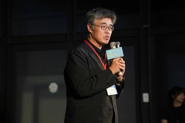 圖3.高雄市副市長李懷仁致詞歡迎日本代表團與各國貴賓，分享高雄設置國際數位遊牧據點的願景，並期盼透過此次與日方新創基地的合作，強化臺日人才交流。.JPG