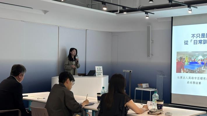 圖說3：新創團隊組入圍隊伍「CogniActive康齡福」結合桌球運動與AI動作辨識技術，打造智慧認知訓練方案，為社區長照導入科技應用。