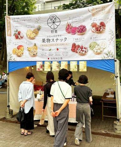 去年佳作團隊「欒欒設計工作室」為一鳴生技農園打造全新品牌「好果」並赴日本市集展售，展現品牌升級成果。