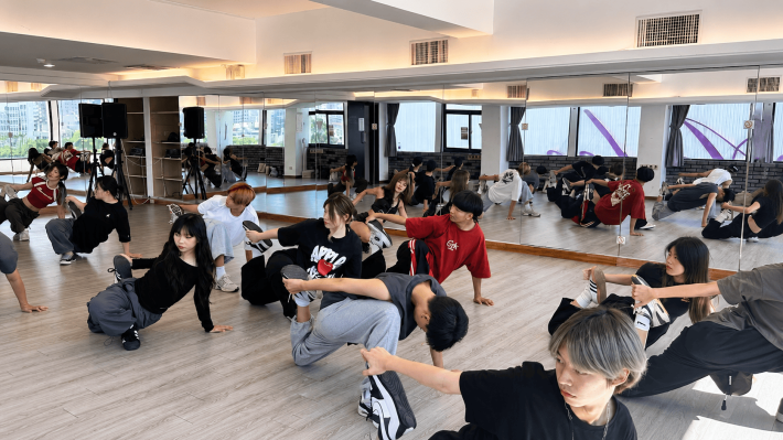 圖一：由高雄市政府青年局打造的「雄校聯社團養成實驗室」，提供學生社團練習與交流空間，打造高雄青年社團培力的重要基地。