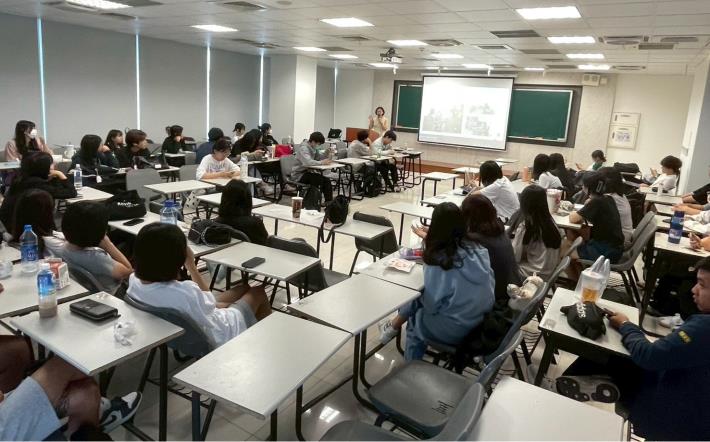 圖說3：高雄市政府青年局持續將「新媒體行銷管理師」認證資源導入校園，今年攜手30個大專校院相關系所培育符合AI時代需求的數位人才。