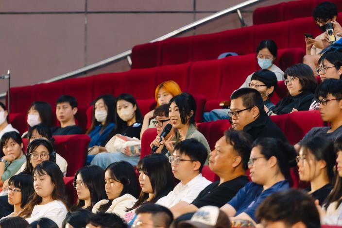 6. 學員於問答環節踴躍發問，向講者請教自媒體經營過程中，遇到瓶頸時的應對策略。