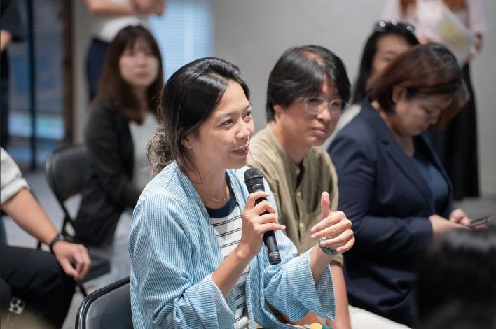 圖說6：與會業者踴躍提問，針對數位遊牧友善標章申請及友善場域推動等議題與講者交流，展現業者對數位遊牧發展的高度關注。.JPG
