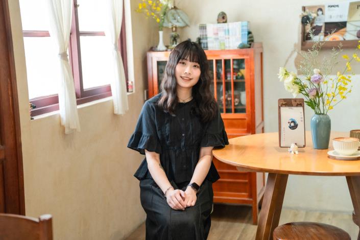 圖3. 「曦玥咖啡」負責人蘇喬溱以日式喫茶店文化為經營靈感，將老宅空間打造為讓人放慢步調、享受咖啡與手作餐點的休憩場所。