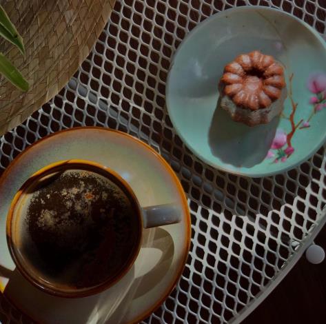 圖6.「潁川製所」的咖啡客製化手沖，甜點則為每日限定。(業者提供)