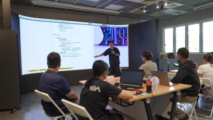 AI應用行銷實務班 (1).JPG