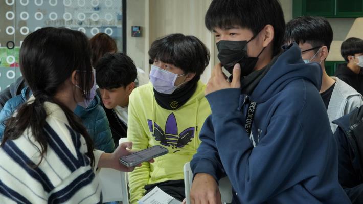 高師大附中師生參訪 (3).JPG