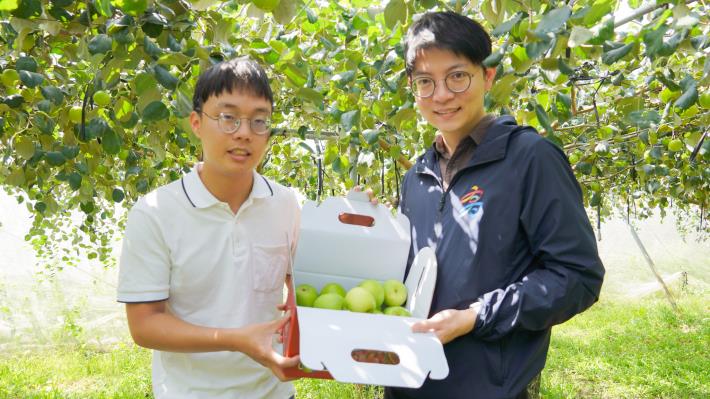 圖5-青年局長採果體驗