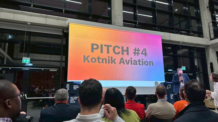 圖3. 青年團隊參與「國際創業家之夜」，觀摩歐洲新創簡報與投資交流現場，感受歐洲創業文化與能量。