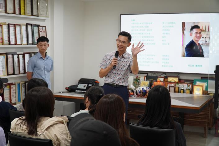 實務跨界交流參訪｜仲威文化創意有限公司 (2)